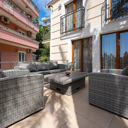 Perla Apartment *